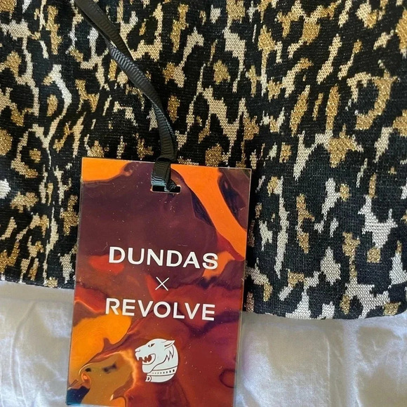 Dundas X Revolve leopard Joplin Long sleeve knit crop top - Picture 6 of 10